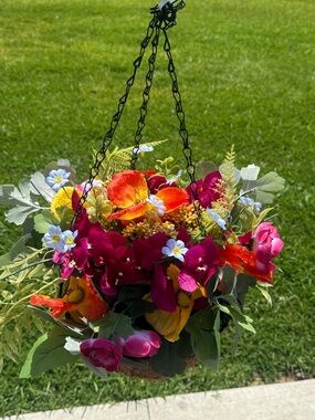 Primrose Vintage Hanging Plant - NWT